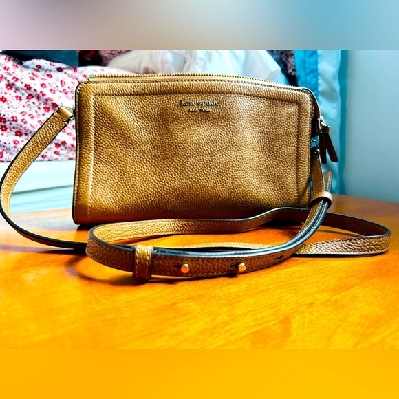 Kate Spade clutch ♠️ - Picture 1 of 9